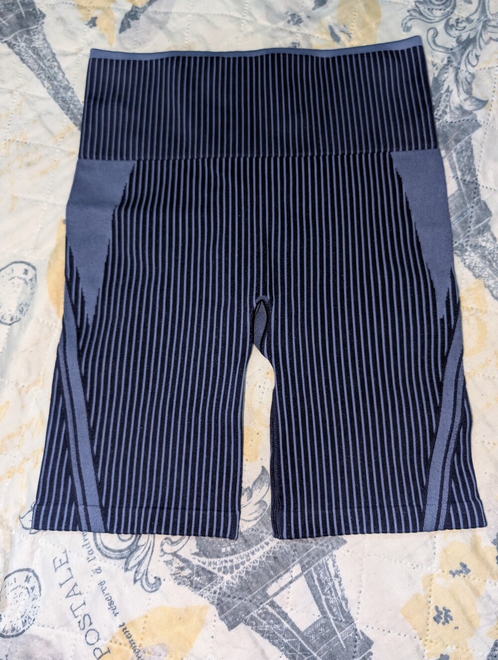 Ryka women's Seamless Infinity Workout biker shorts Sz. M